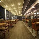 The Corner 3*
