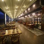 The Corner Hotel 3*