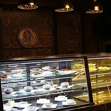 The Corner 3*