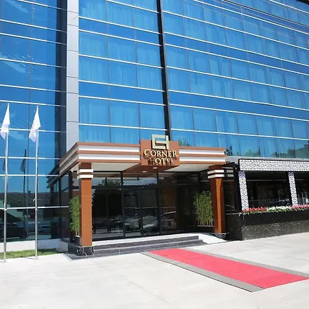 Hotel The Corner