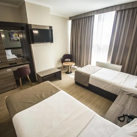 The Corner 4*